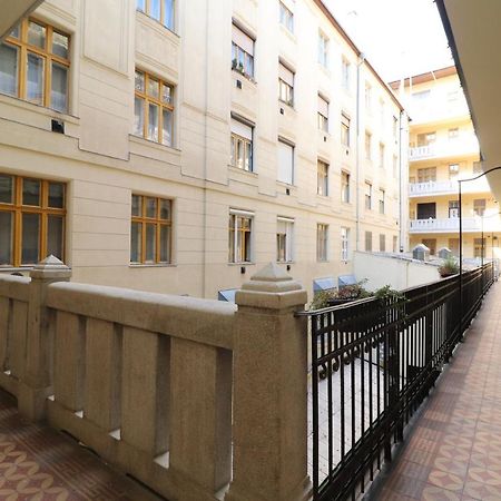 Broadway Downtown Deluxe بودابست المظهر الخارجي الصورة