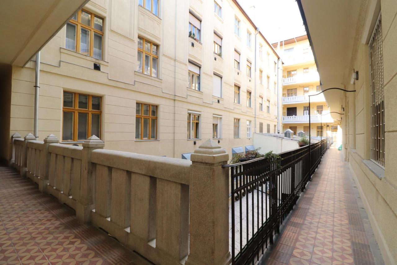 Broadway Downtown Deluxe بودابست المظهر الخارجي الصورة